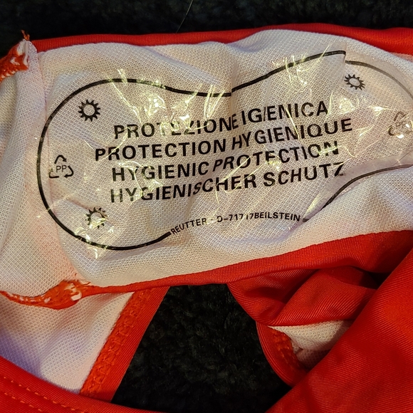 Monokini - Picture 2 of 2